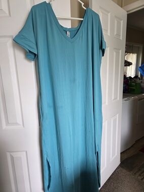 Women’s Turquoise V-Neck Maxi Dress
